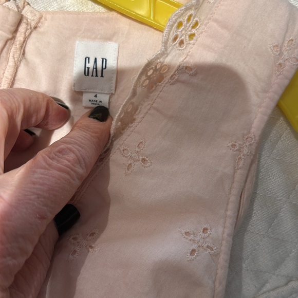 Gap peach eyelet dress size 4. - Picture 11 of 12